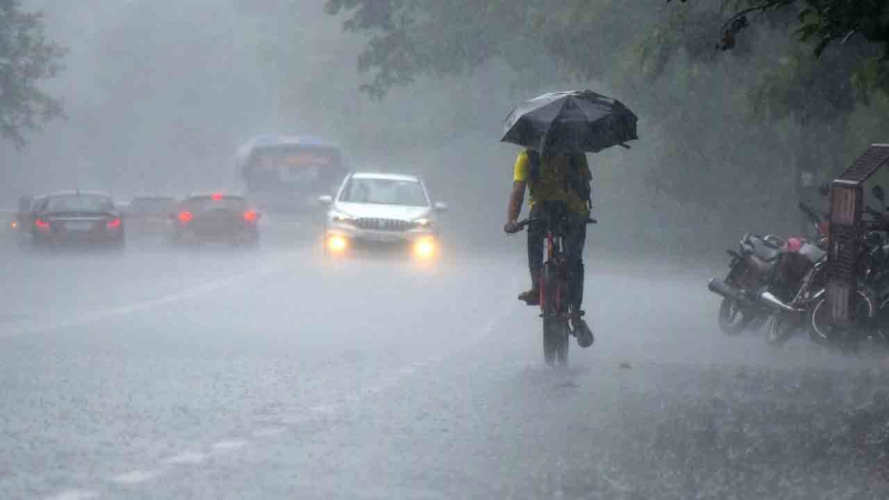 హైదరాబాద్ నగరంలో భారీ వర్షం