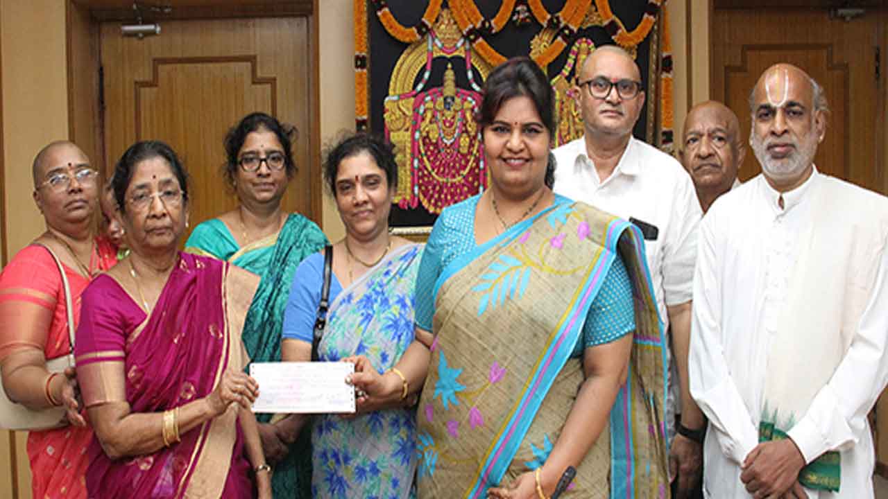 శ్రీవారి ట్రస్టుకు హైదరాబాద్‌ భక్తురాలి భూరీ విరాళం