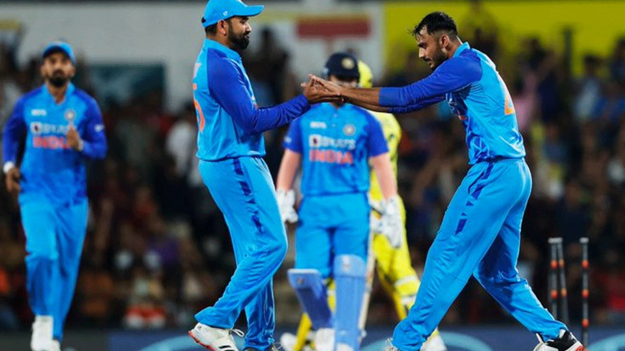 IND vs AUS | తొలి వికెట్ కోల్పోయిన ఆసీస్.. ఆరోన్ ఫించ్ అవుట్