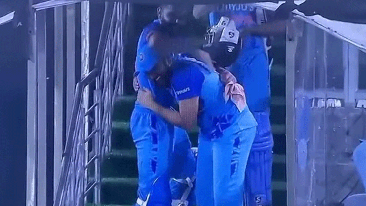 IND vs AUS | విజయం తర్వాత కోహ్లీ, రోహిత్ సెలబ్రేషన్స్.. వీడియో వైరల్