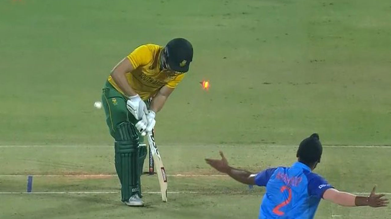 IND vs SA | రెచ్చిపోయిన చాహర్, అర్షదీప్.. సగం వికెట్లు కోల్పోయిన సౌతాఫ్రికా