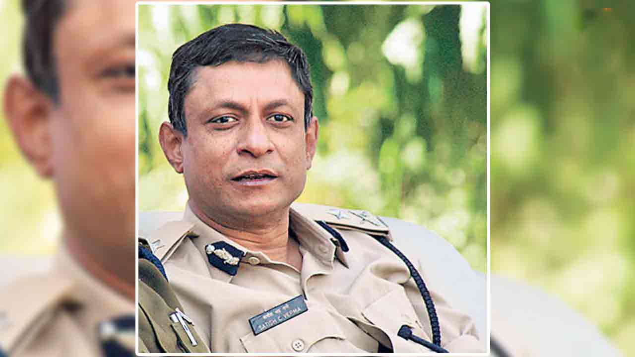 సతీశ్‌ వర్మ తొలగింపుపై సమాధానమివ్వండి!