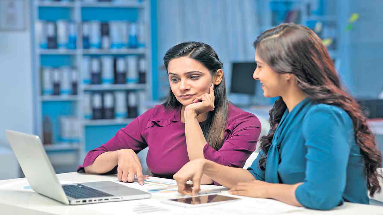 విదేశాల్లో ఐటీ ఆఫర్లా.. జాగ్రత్త!