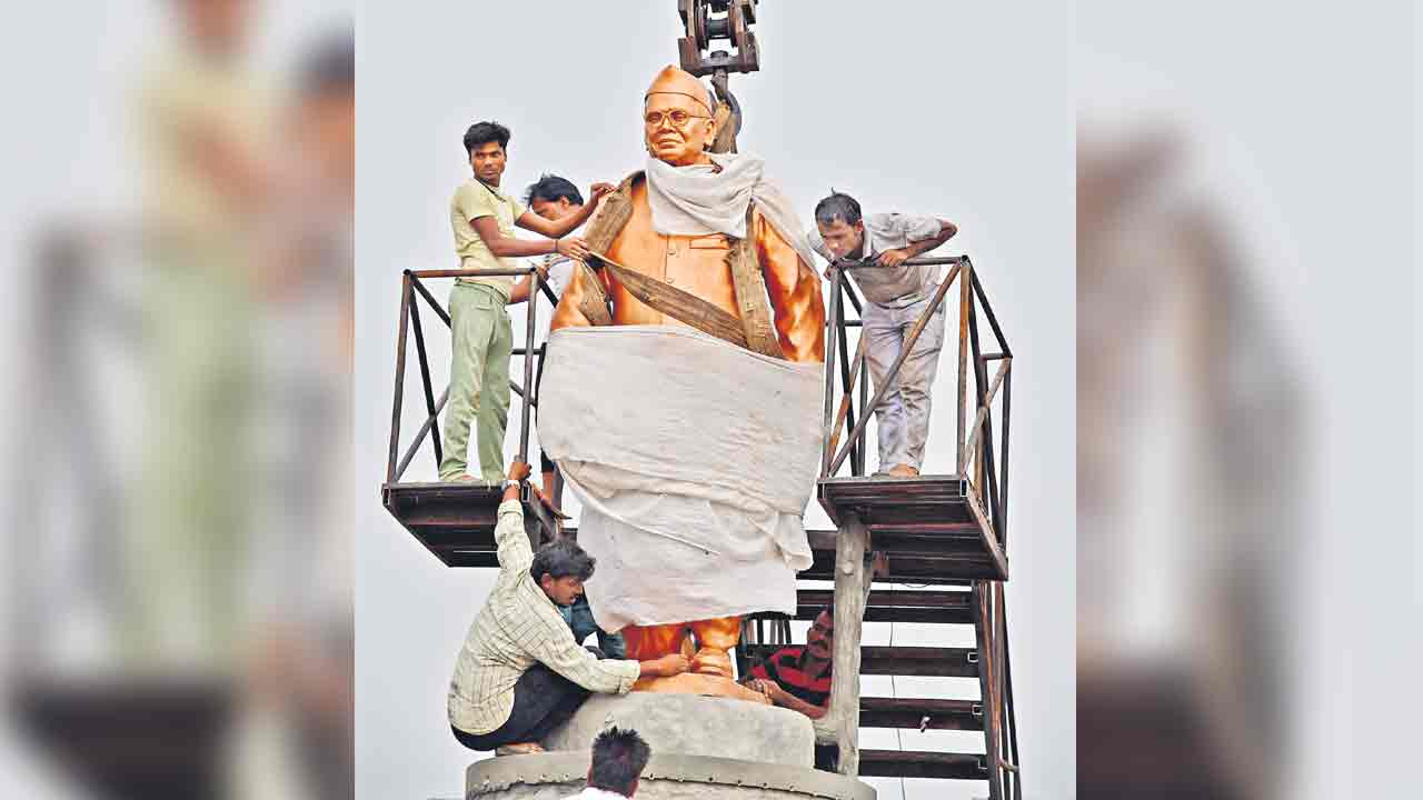 తెలంగాణ గర్వించే గొప్పనేత కొండా లక్ష్మణ్‌ బాపూజీ