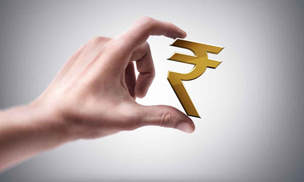 దారుణంగా ప‌త‌న‌మ‌వుతున్న రూపాయి మార‌కం విలువ‌