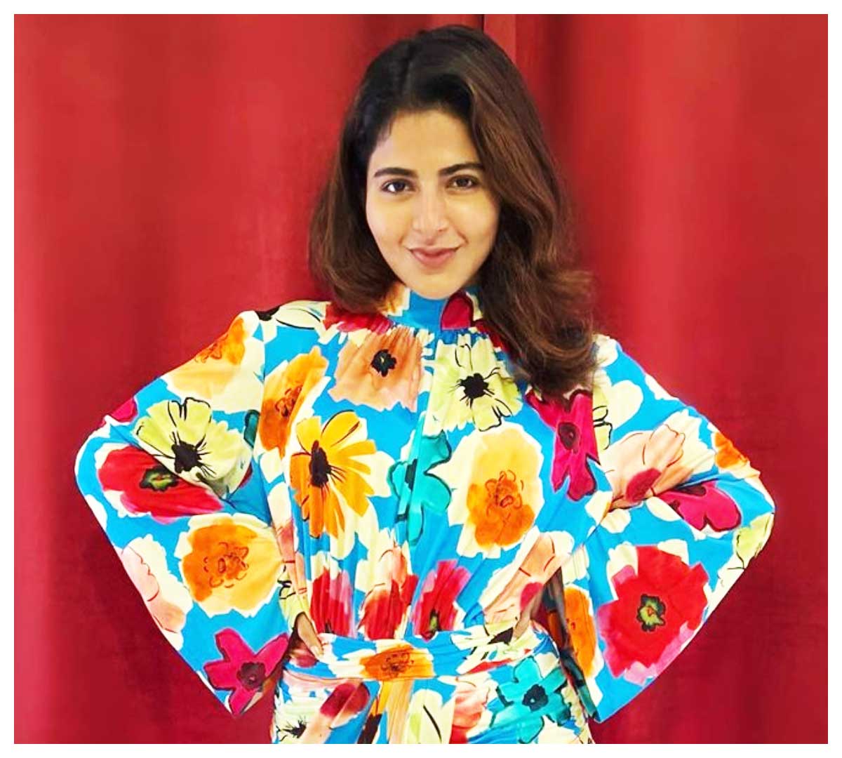 Iswarya Menon | మ‌ల్టీ క‌ల‌ర్ మినీ స్క‌ర్ట్స్‌లో ఐశ్వర్య మీనన్ అందాలు అదరహో..