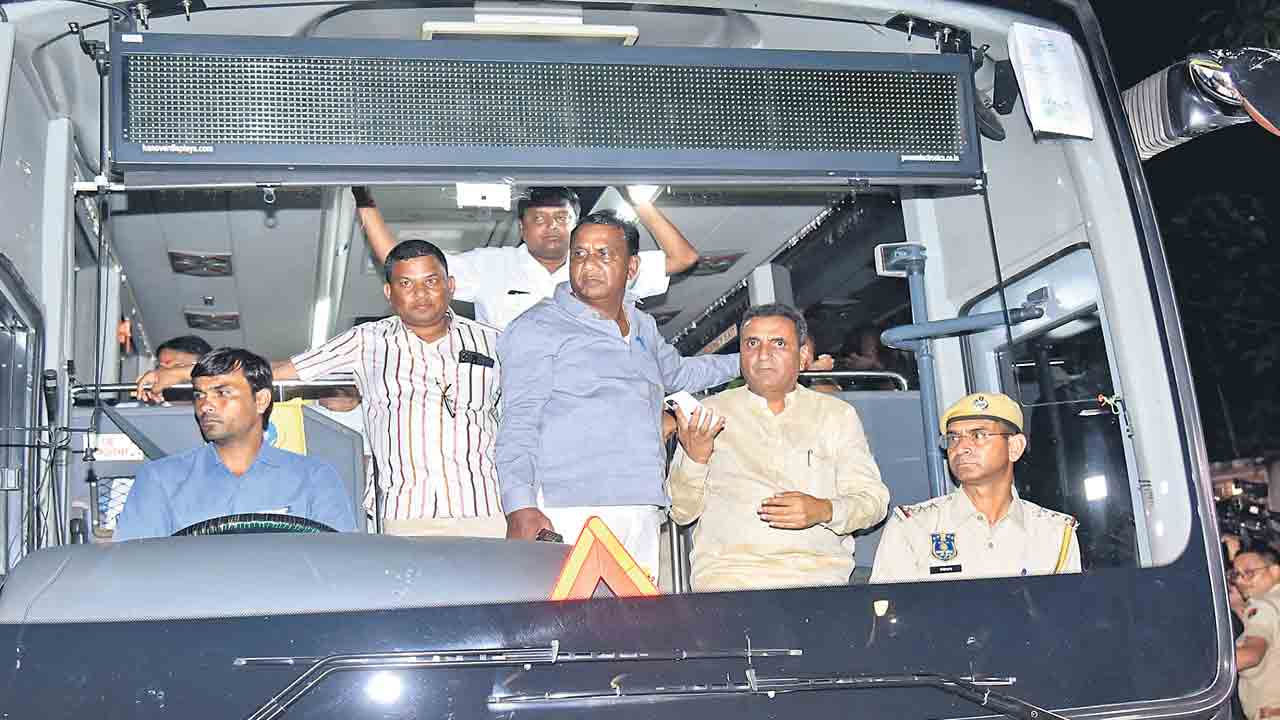 గెహ్లాట్‌ వర్గం తిరుగుబాటు