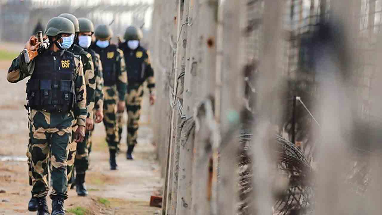 అర్నియా సెక్టార్‌లో పాక్‌ రేంజర్ల కాల్పులు.. తిప్పికొట్టిన బలగాలు