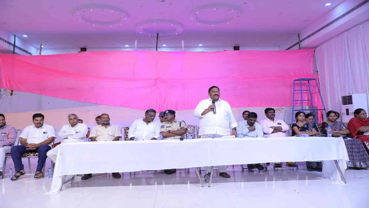 వజ్రోత్సవాలు అంబరాన్నంటాలి