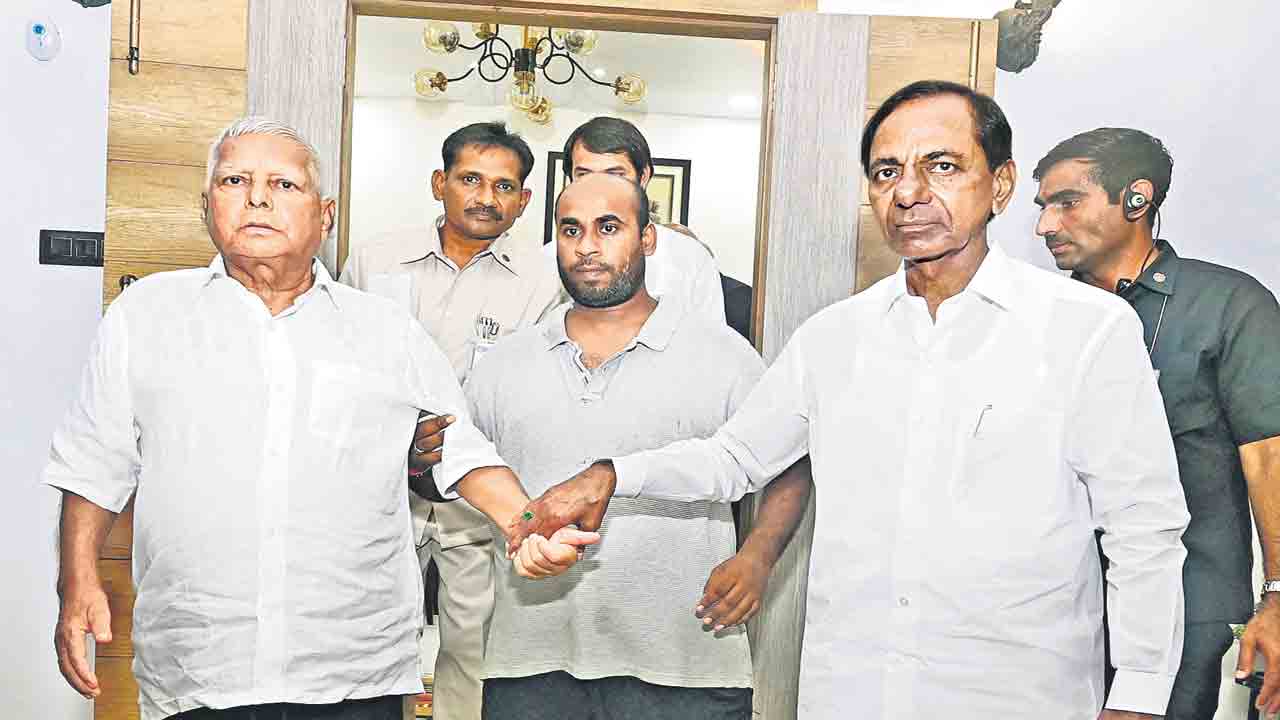 సీఎం కేసీఆర్‌ స్ఫూర్తి అద్భుతం