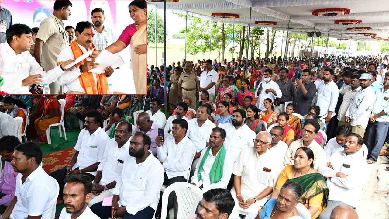 వెలిచాలలో అభివృద్ధి పండుగ