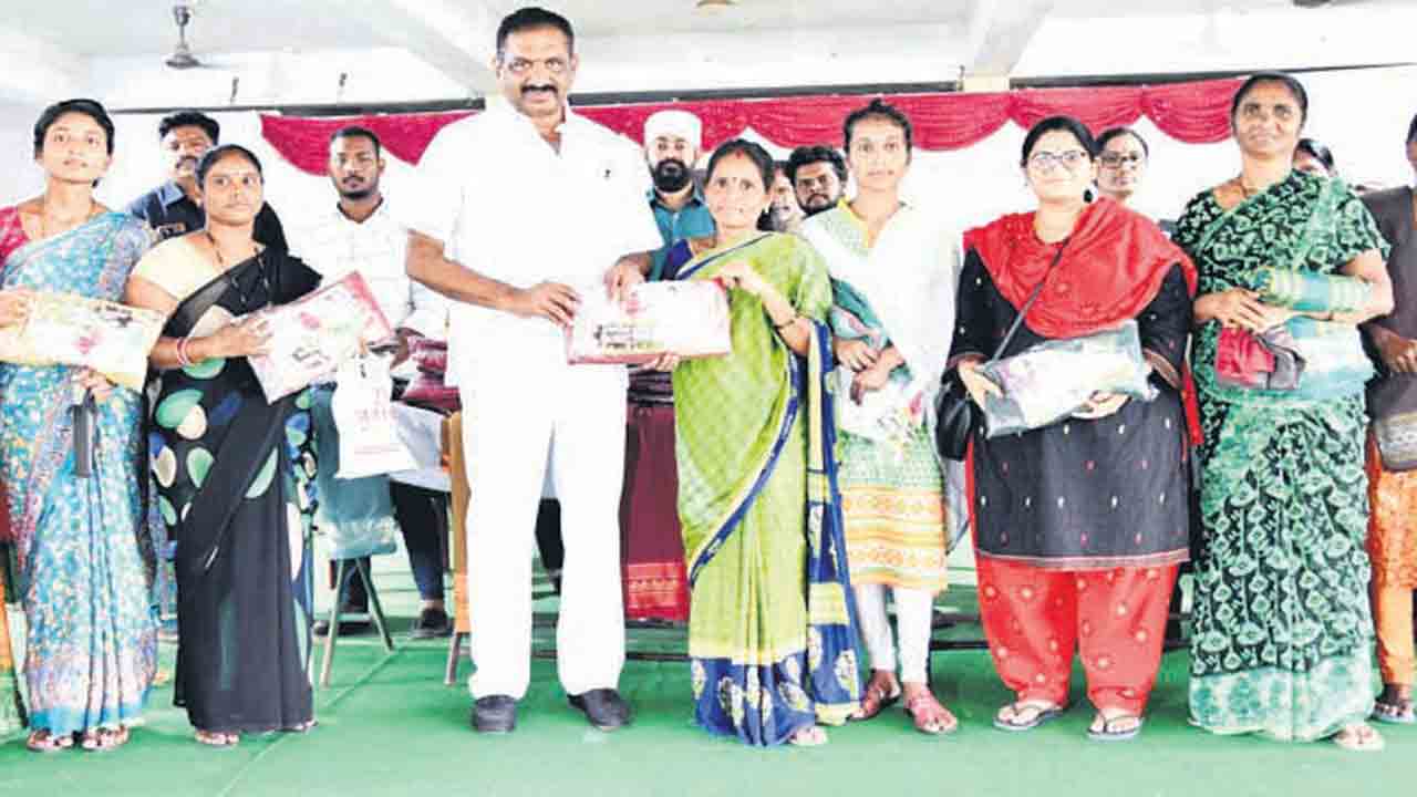 ఆడబిడ్డ ఆనందహేల