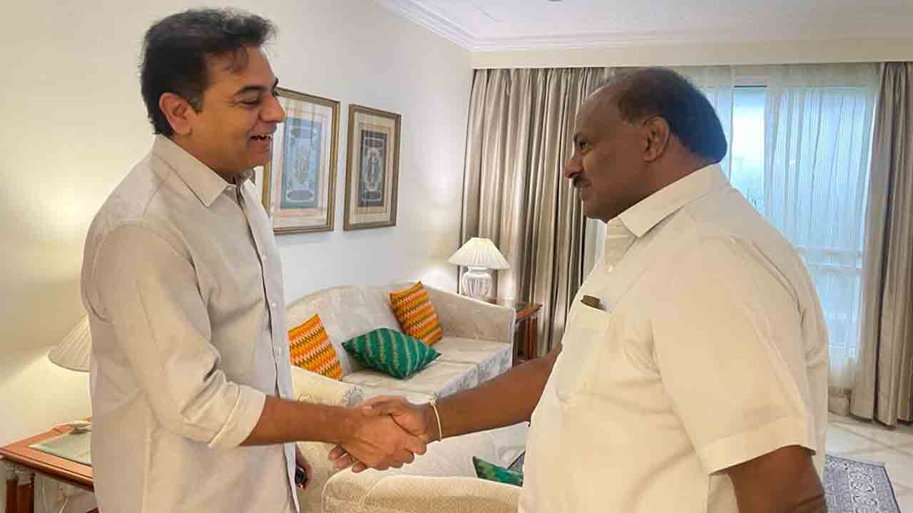 మంత్రి కేటీఆర్‌పై క‌ర్ణాట‌క మాజీ సీఎం కుమారస్వామి ప్ర‌శంస‌లు