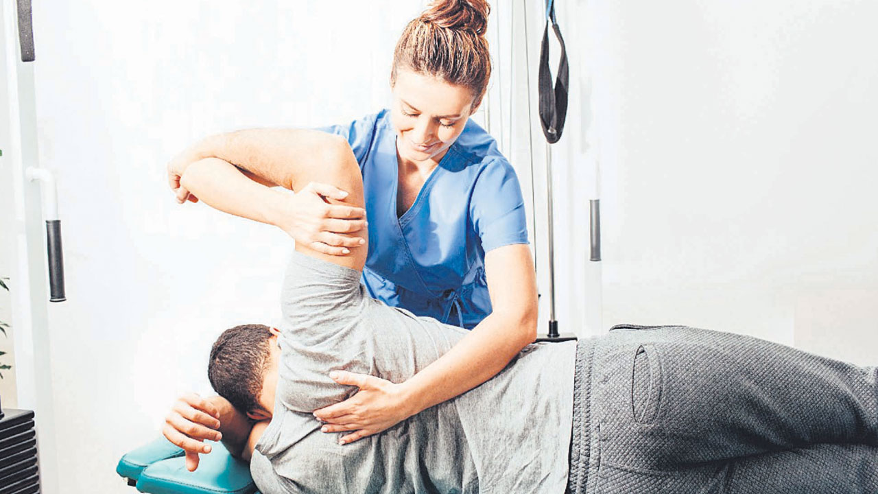 ఫిజికల్‌ ఎక్సర్‌సైజ్‌.. ఫిజియోథెరపీ