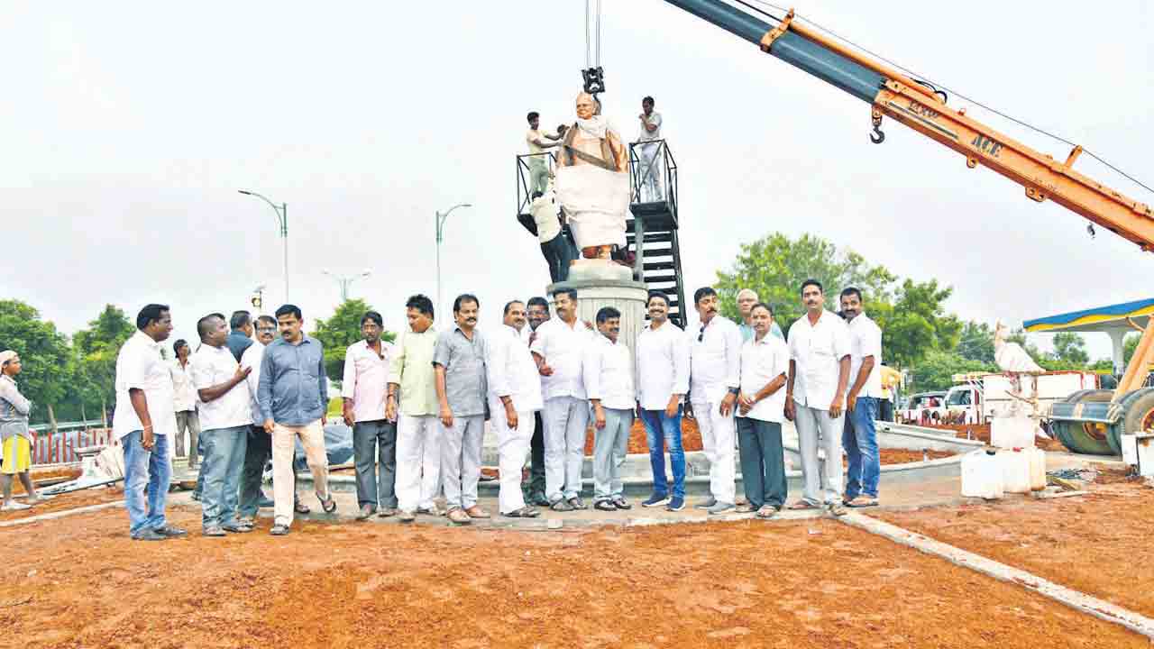 పోరాట యోధుడికి గౌరవం