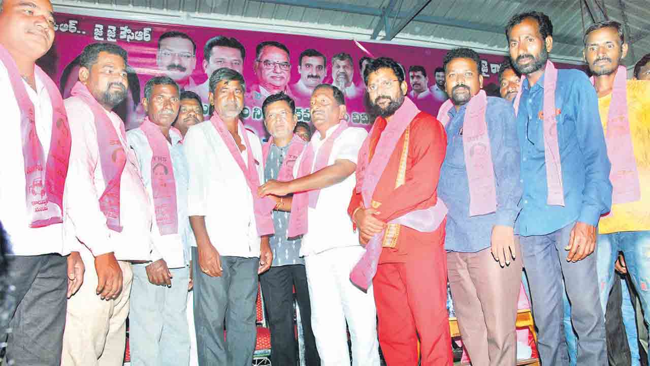 అభివృద్ధి కండ్ల ముందున్నది