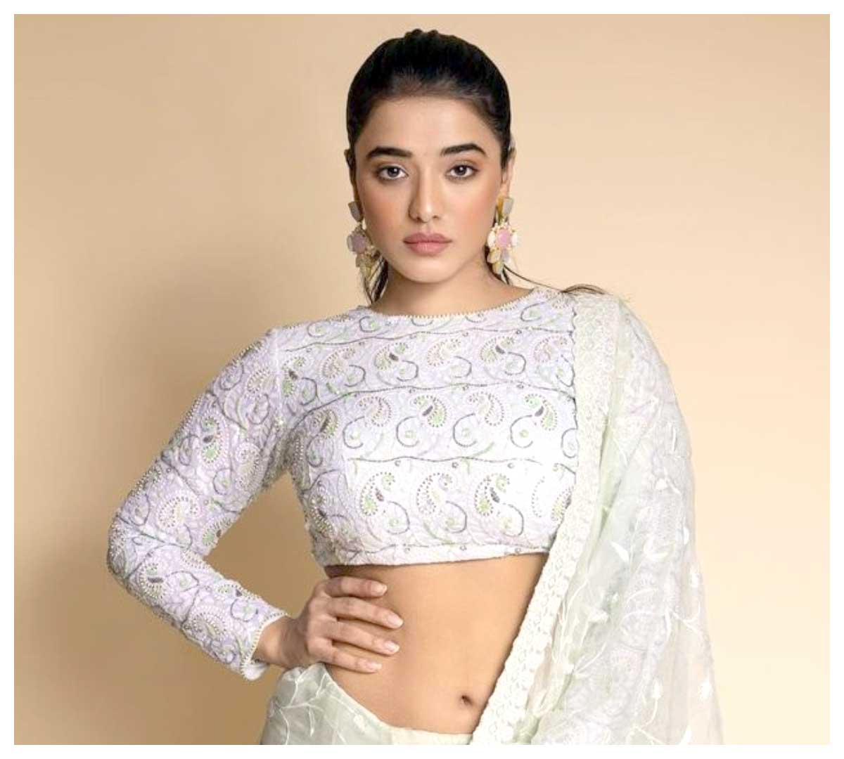 Ketika Sharma | ట్రెండీ అందాల‌తో హొయ‌లు పోయిన కేతికా శర్మ..