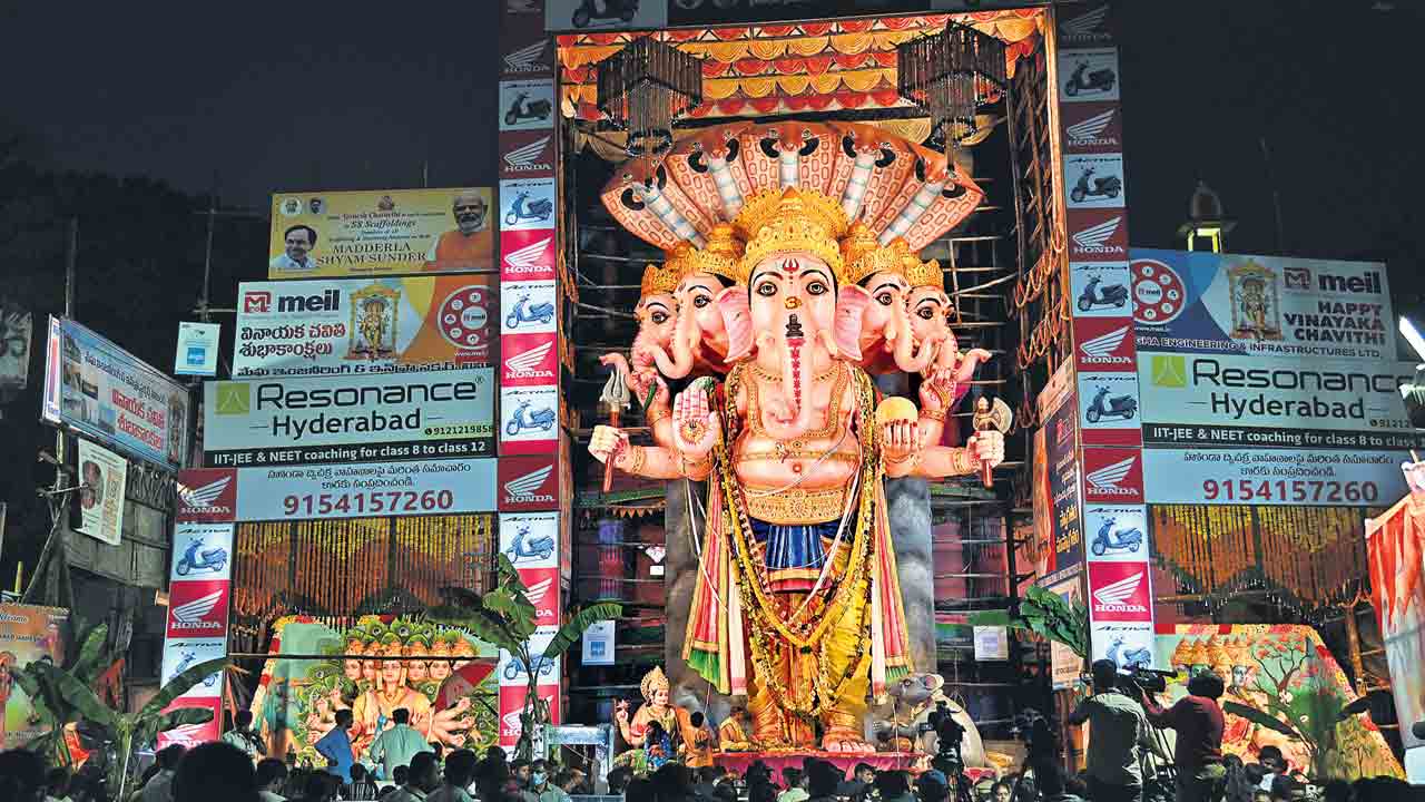 పంచముఖుడికి ప్రణమిల్లి