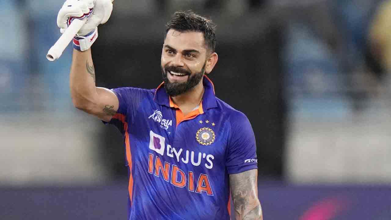 విరాట్‌ ‘వంద’నం