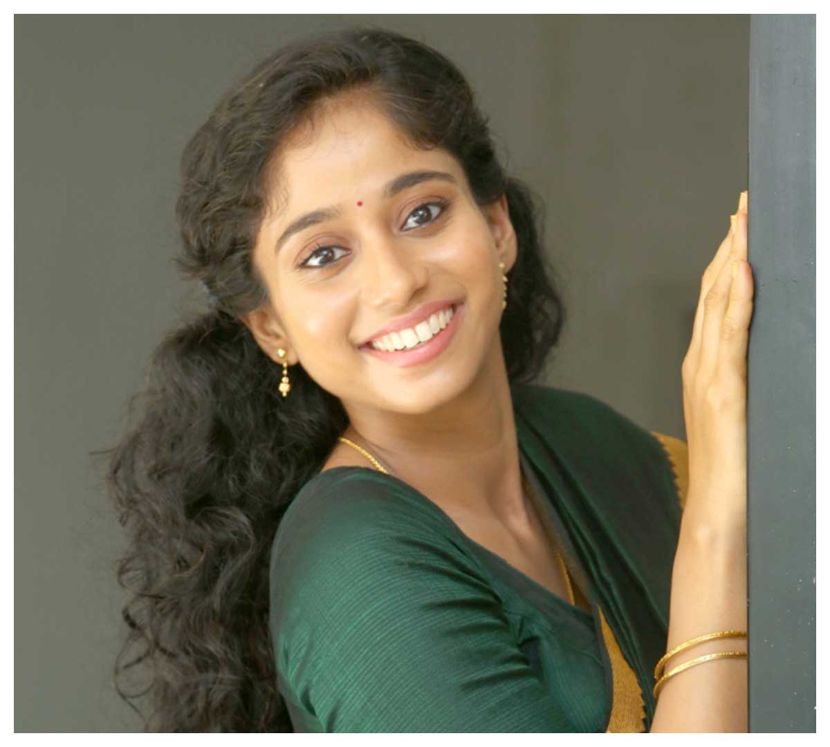 Krisha Kurup | నీకై నేను మూవీ ఓపెనింగ్‌లో క్రిష కురుప్..