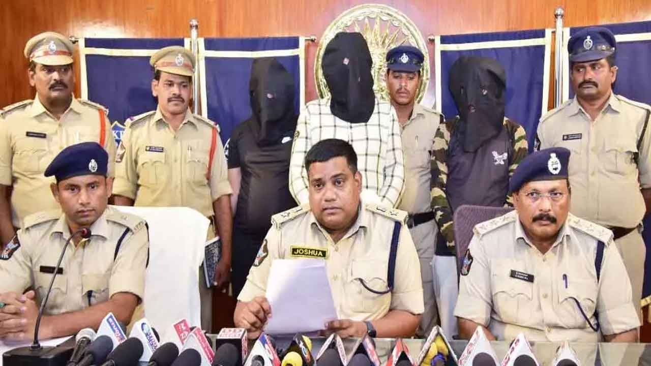 లోన్‌ యాప్‌ వేధింపుల కేసులో నలుగురు అరెస్ట్‌