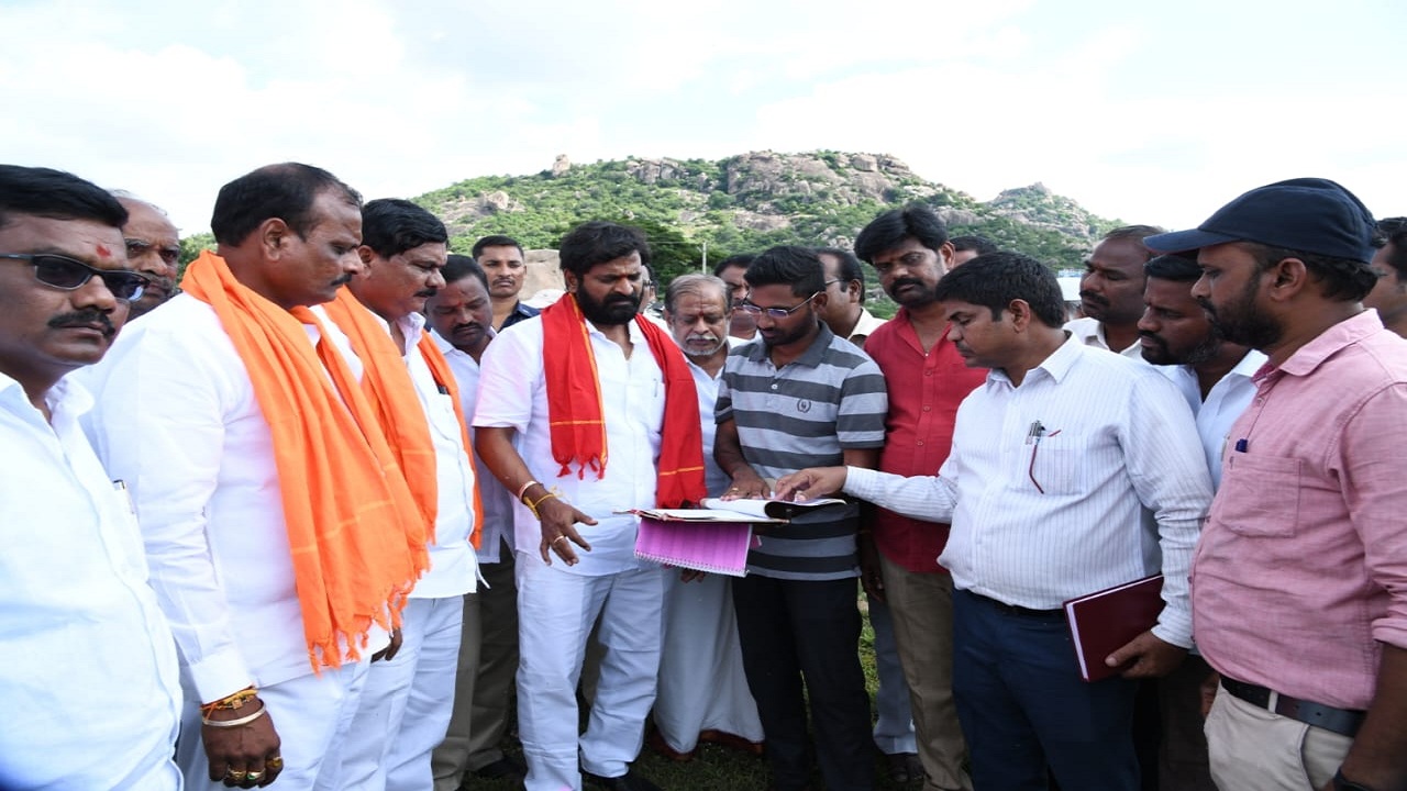 స్థిరపడాలంటే కష్టపడాల్సిందే..