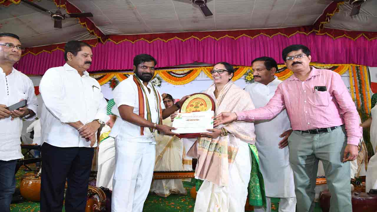 విద్వేషాలను రెచ్చగొట్టొద్దు