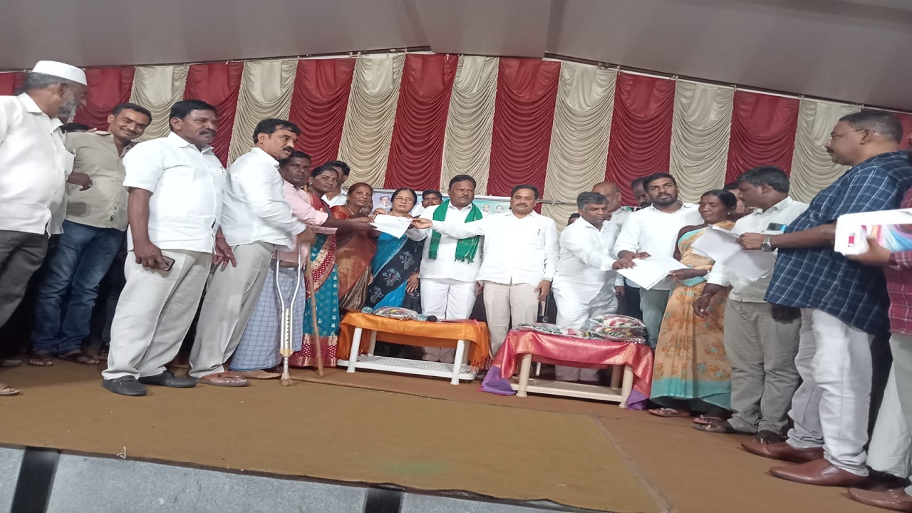 పేదలకు ఆసరా