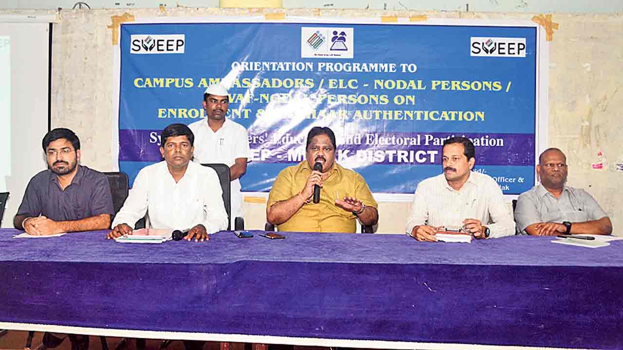 యువత ఓటరుగా నమోదు చేసుకోవాలి