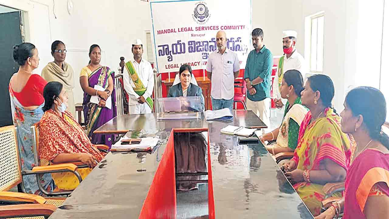 శిశువుల క్రయ విక్రయాలు చేస్తే చట్టపరమైన చర్యలు