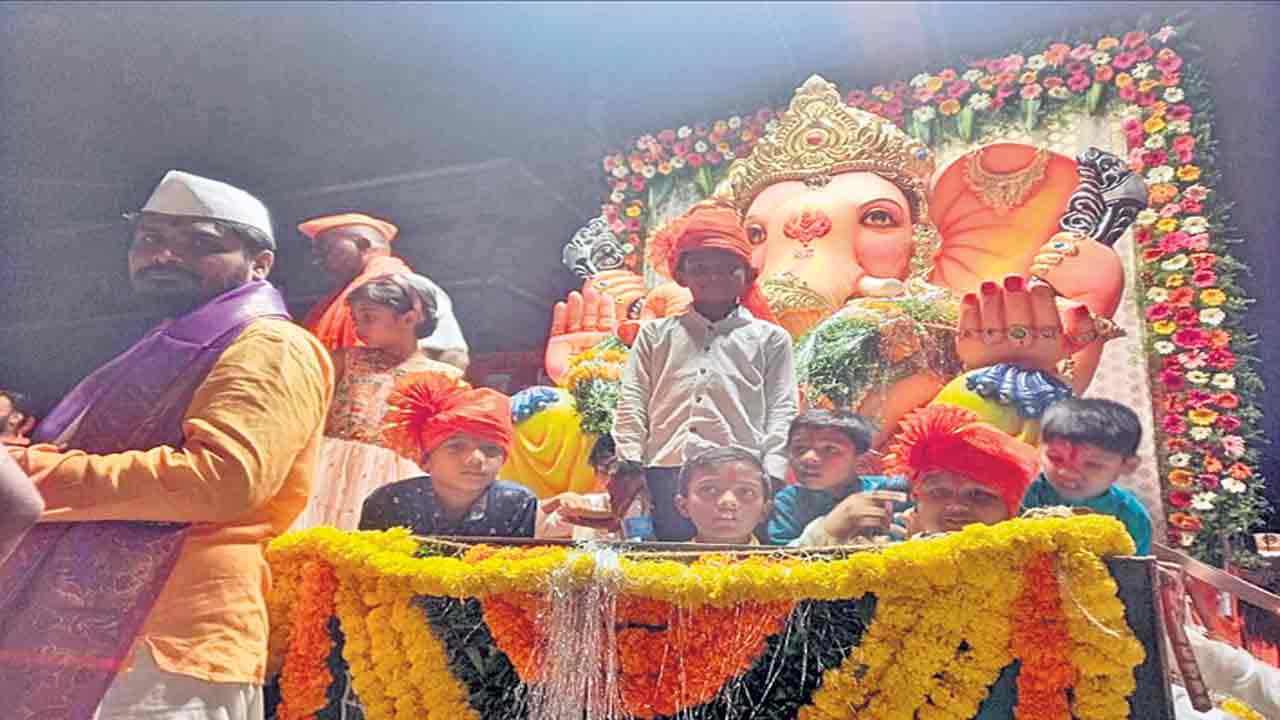 నిమజ్జనం వేళ.. జరభద్రం