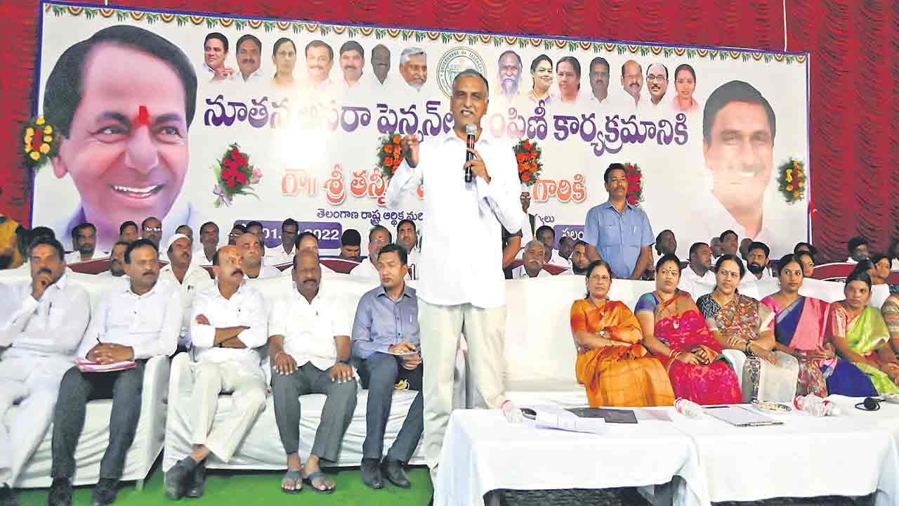 సీఎం కేసీఆర్‌ పేదల పెద్దన్న