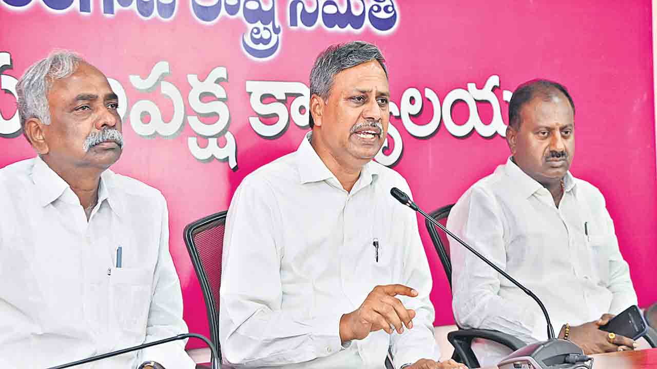 దేశం కేసీఆర్‌వైపు చూస్తున్నది