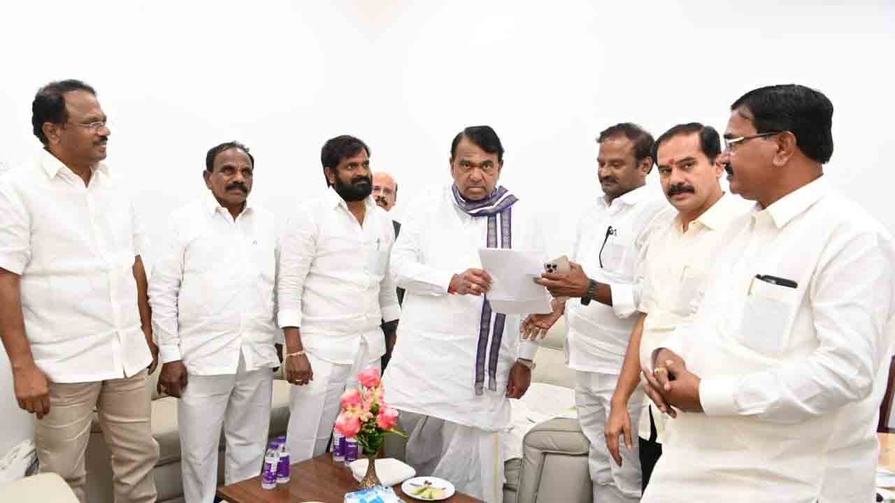 షర్మిలపై స్పీకర్కు ఎమ్మెల్యేల ఫిర్యాదు..