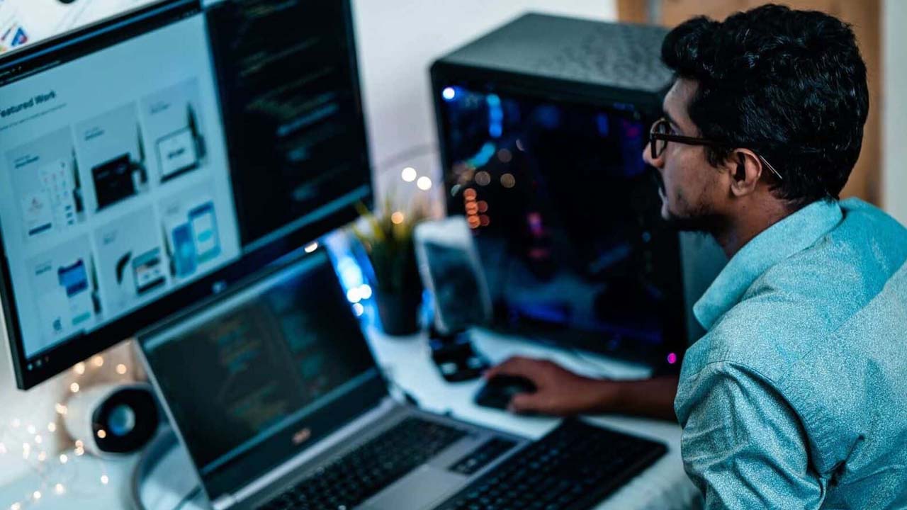 `మూన్ లైటింగ్‌` నైతిక‌త.. చ‌ట్ట‌బ‌ద్ధ‌త‌పైనా ఐటీ దిగ్గ‌జాల్లో విభేదాలు.. ఎవ‌రేమంటున్నారు?!