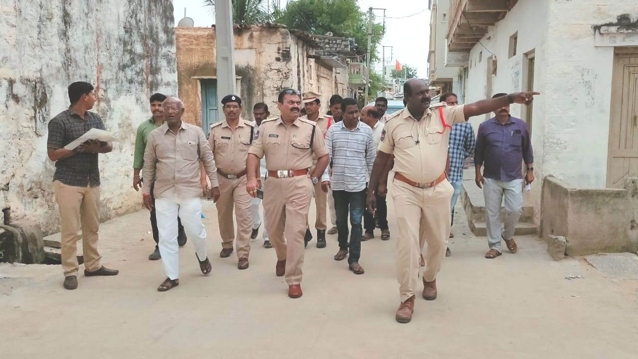 నిమజ్జనం పకడ్బందీగా నిర్వహించాలి