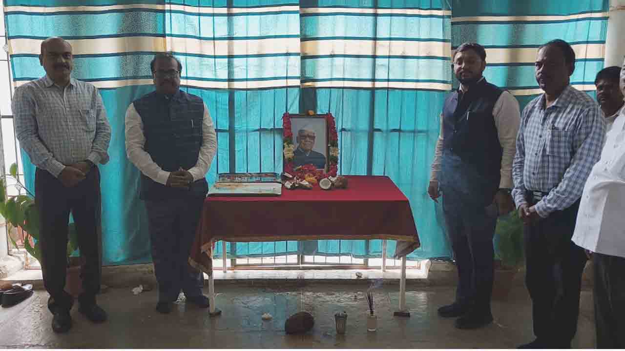 కొండా లక్ష్మణ్‌ బాపూజీకి నివాళి