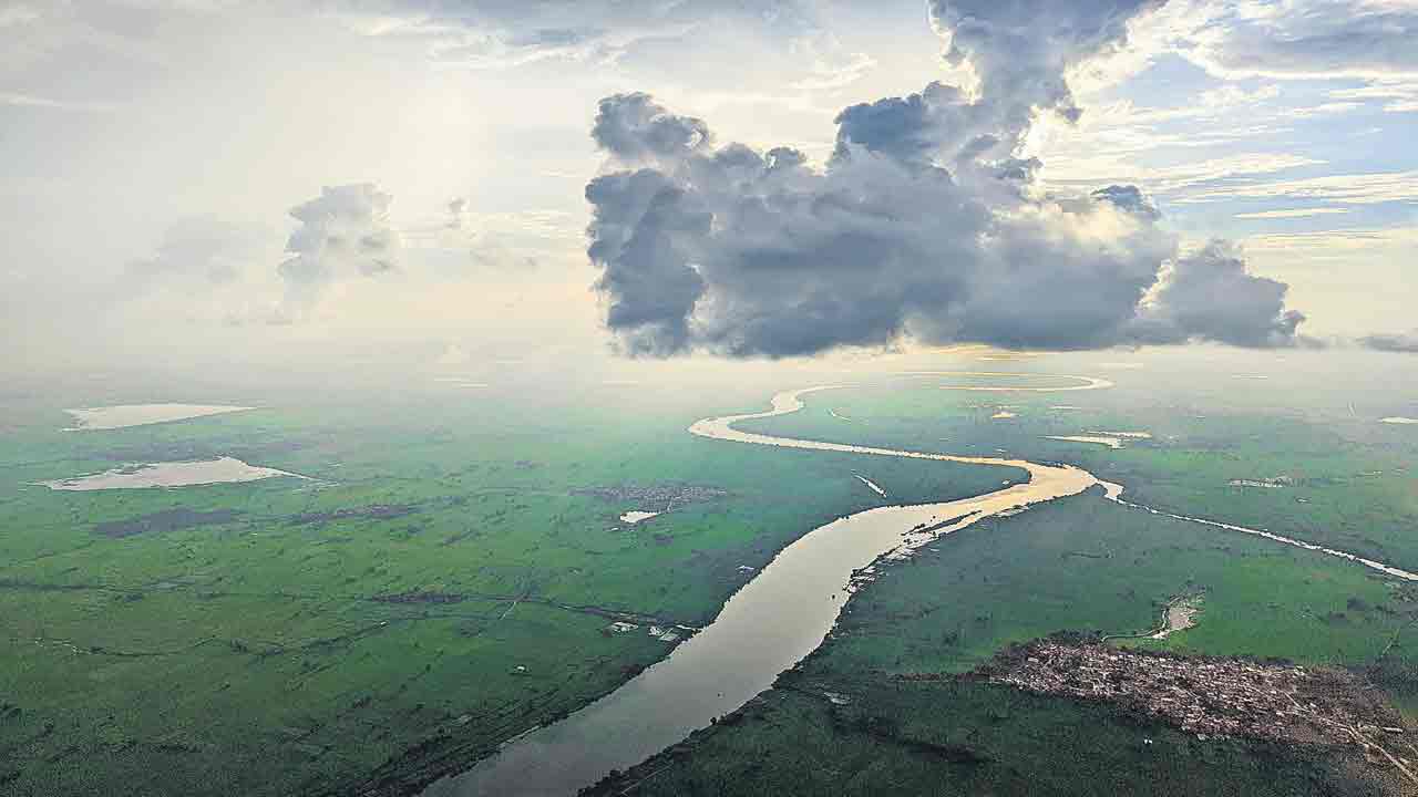 మెరిసిన మేఘ మంజీరం