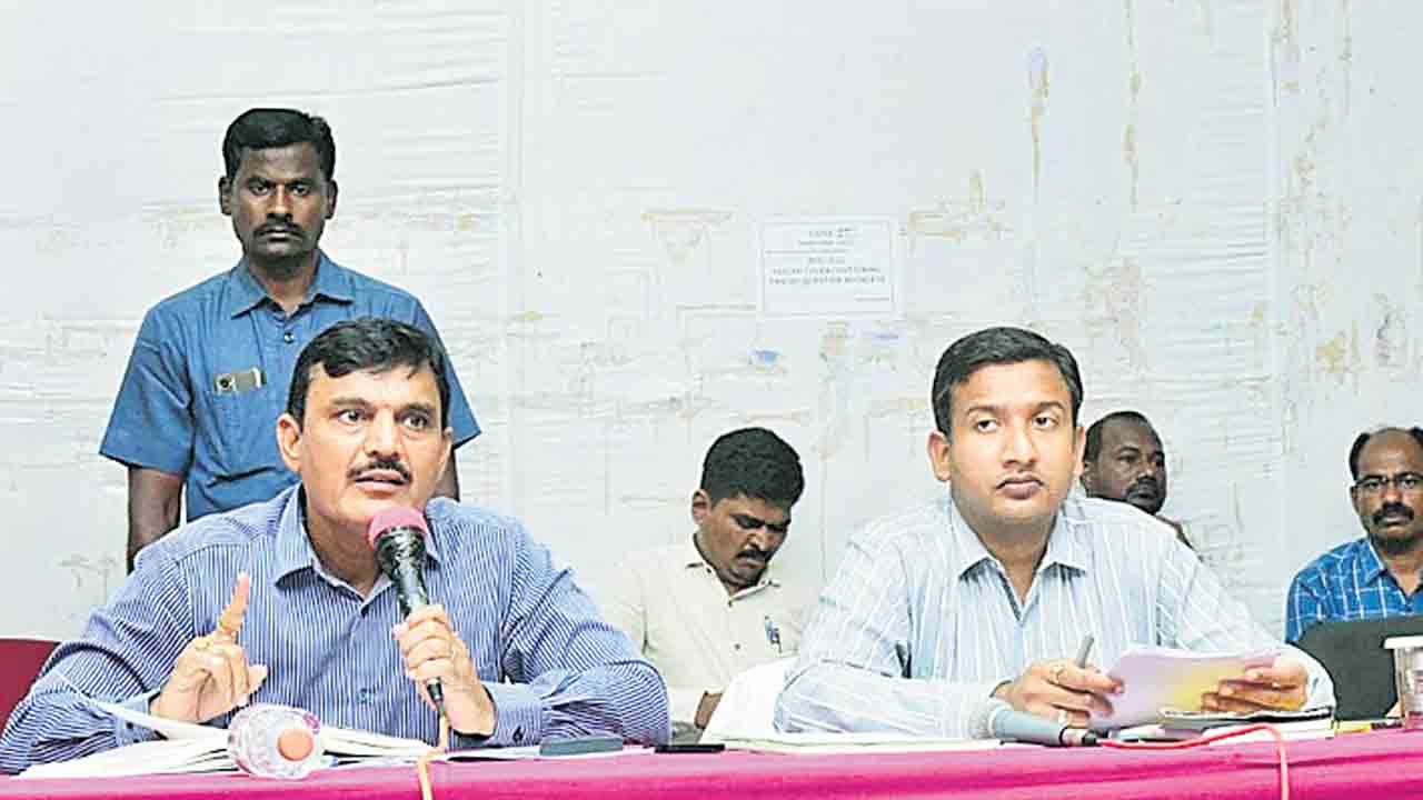 ప్రభుత్వ దవాఖానల్లోనే ప్రసవాలు జరగాలి