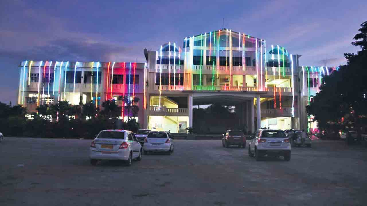 వజ్రోత్సవాలకు సర్వం సిద్ధం