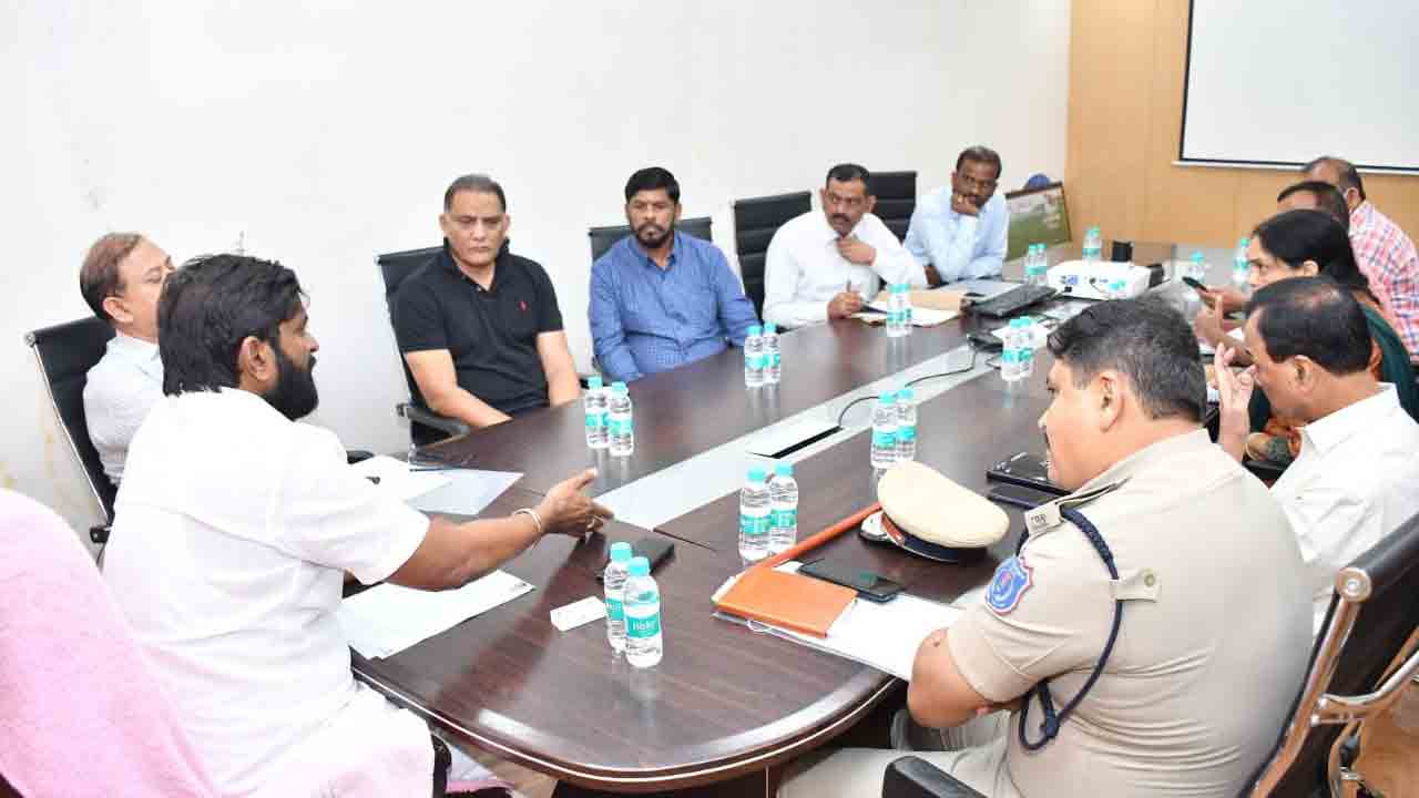 జింఖానా గ్రౌండ్‌ ఘటనపై మంత్రి శ్రీనివాస్‌గౌడ్‌ సమీక్ష