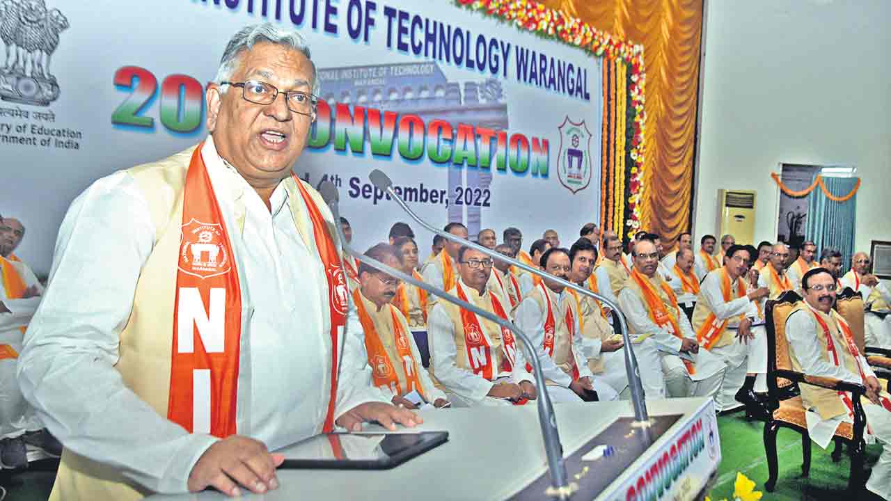 మరో మంత్రి ఫొటో గోల