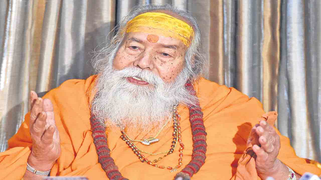 స్వామి స్వరూపానంద అస్తమయం