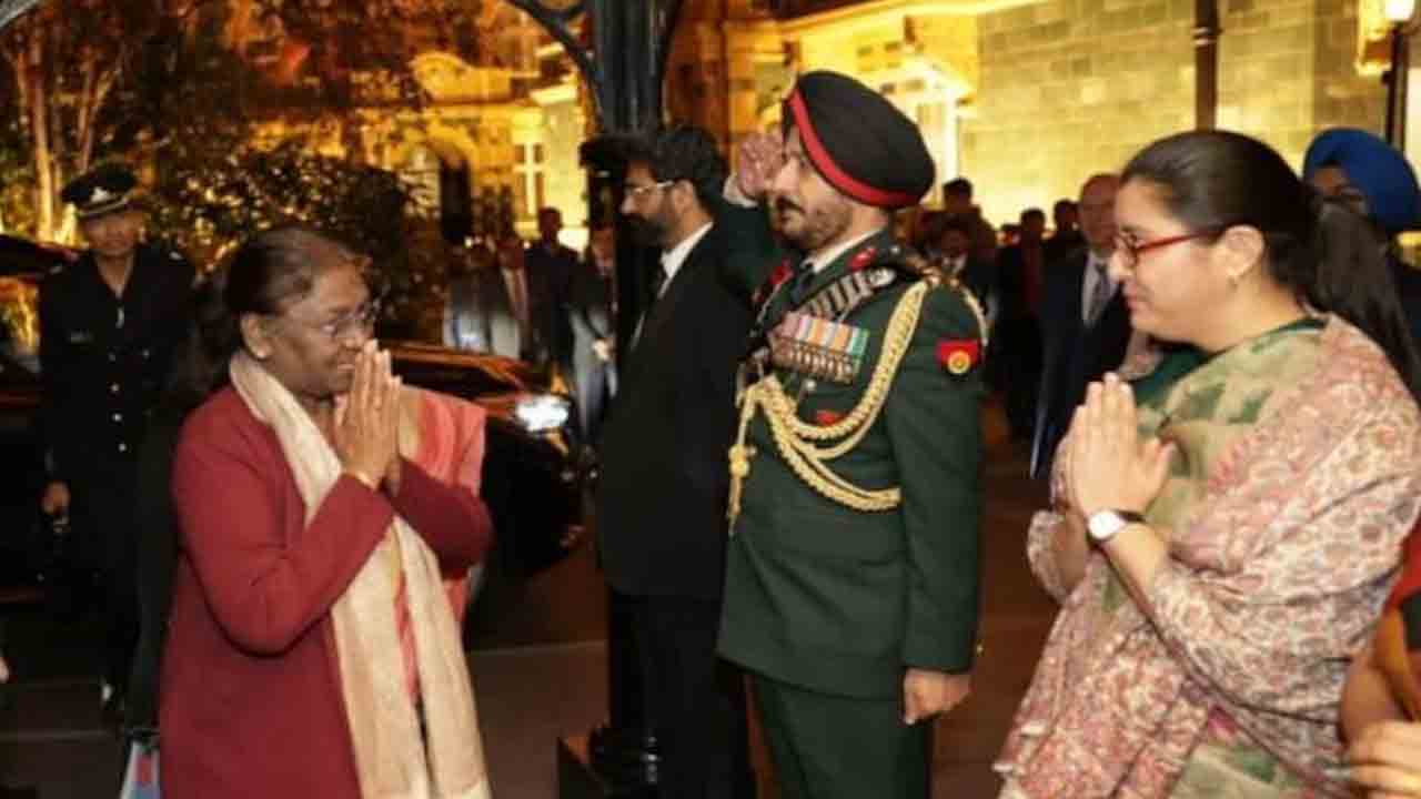 లండన్‌ చేరిన రాష్ట్రపతి ద్రౌపది ముర్ము