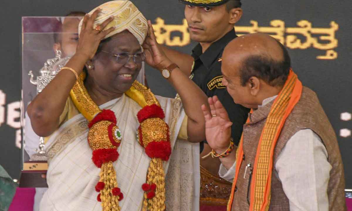 మైసూరు సిల్క్ శారీలో మెరిసిన మ‌న రాష్ట్ర‌ప‌తి ముర్ము