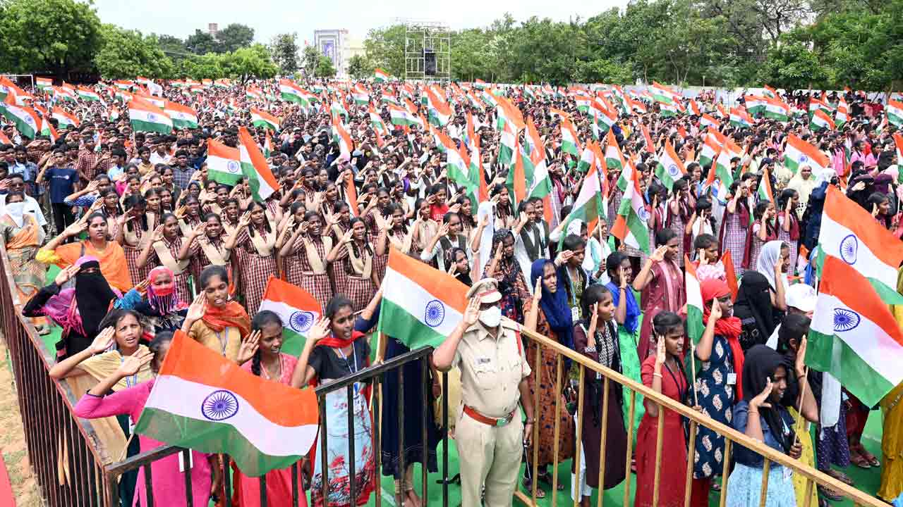 సంబురంగా సమైక్యతా ర్యాలీ