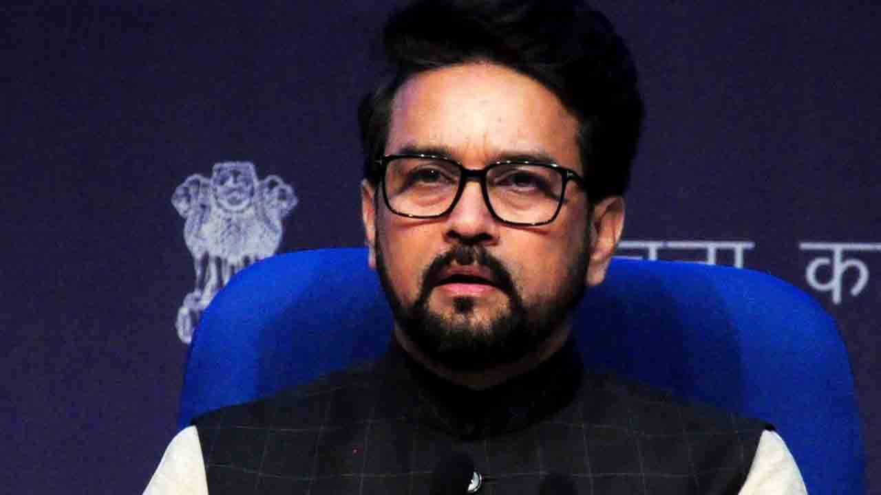 కేంద్ర ఉద్యోగులకు డీఏ 4% పెంపు