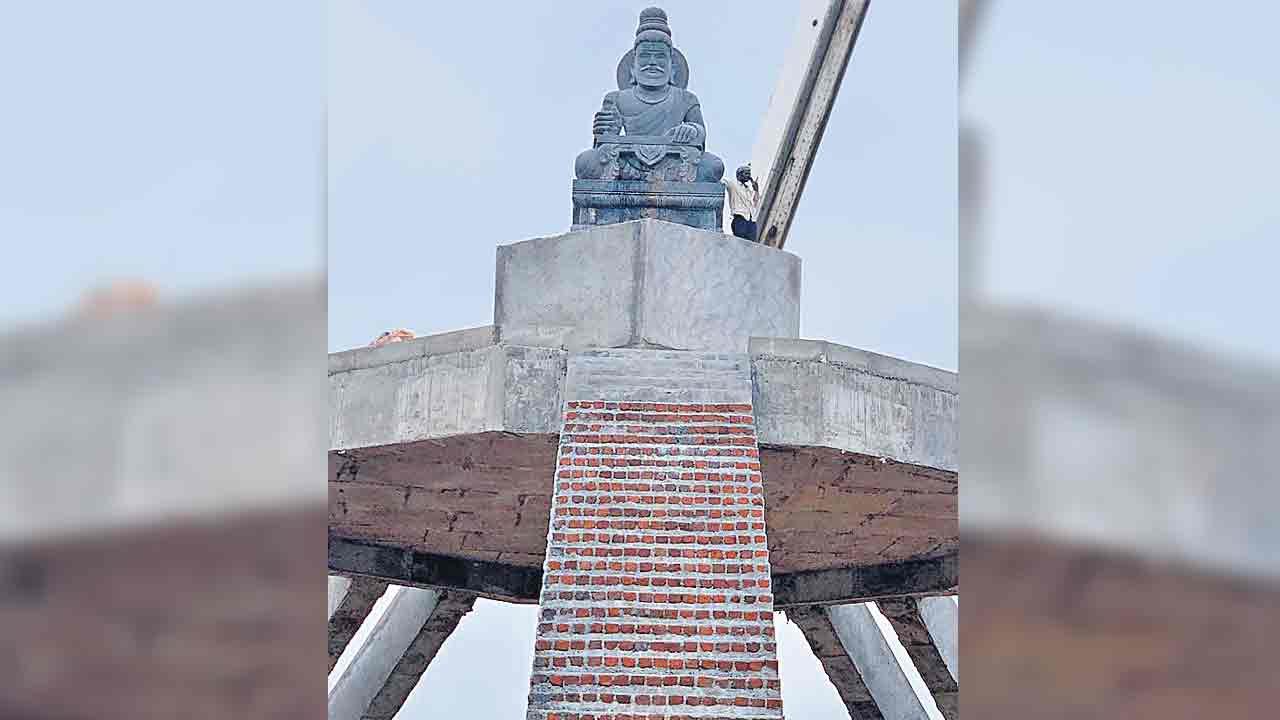 పాలకుర్తిలో ఎత్తయిన సోమనాథుడి విగ్రహం