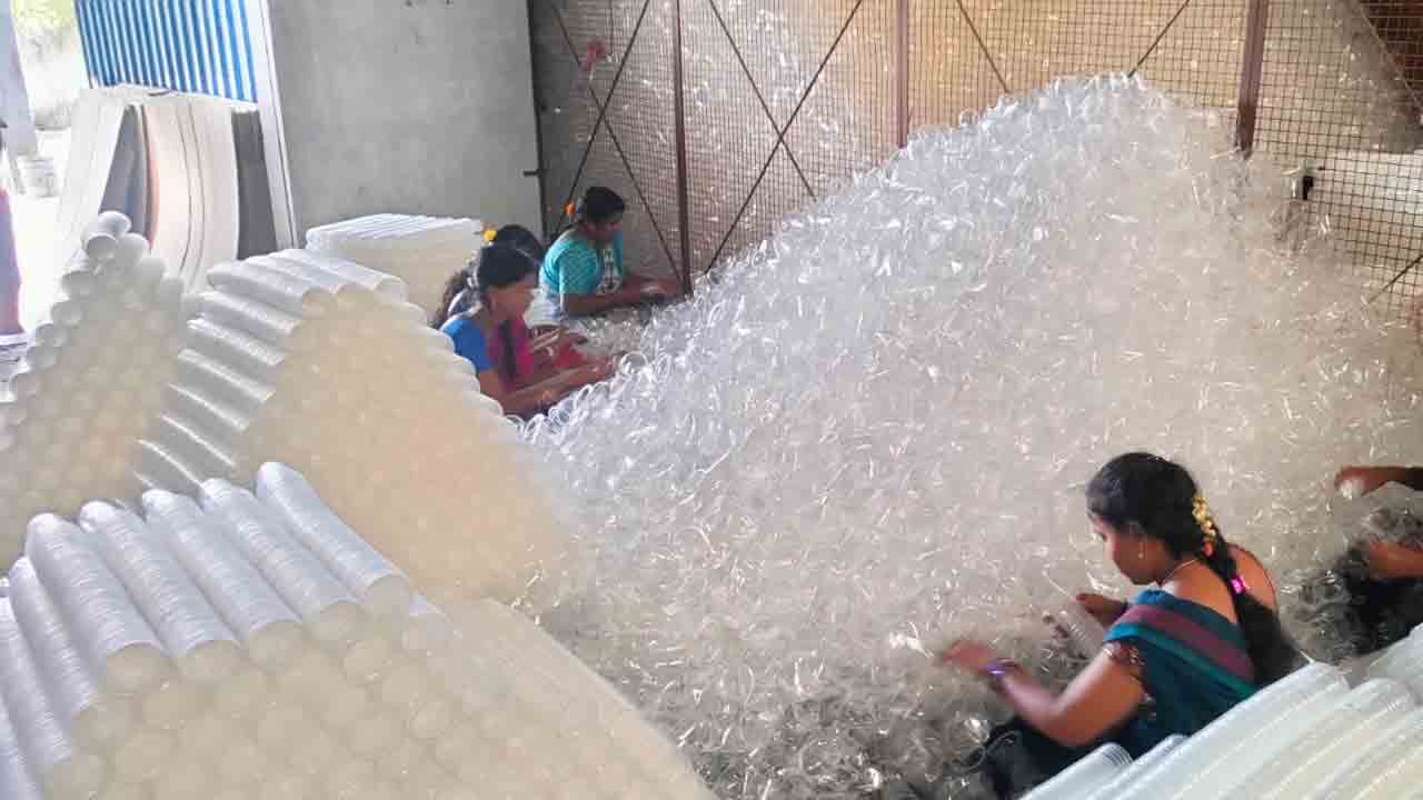 ప్లాస్టిక్‌ తయారీ పరిశ్రమపై టాస్క్‌ఫోర్స్‌ మెరుపుదాడి