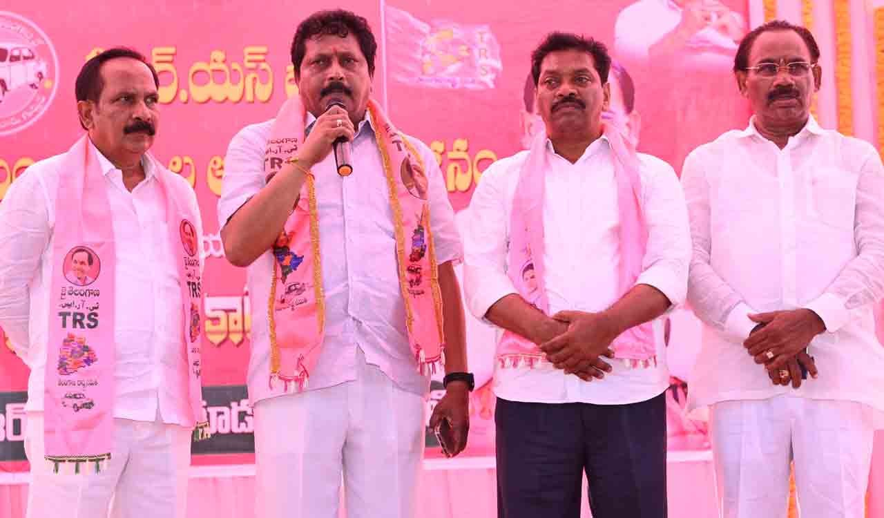 ఆత్మీయ హోరు.. కార్యకర్తల జోరు